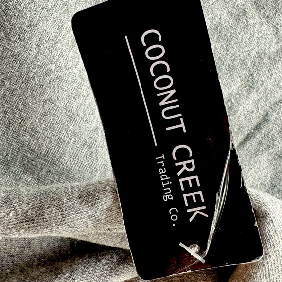 🔥NWT CARNIVAL CRUISE HOODIE - Picture 3 of 6